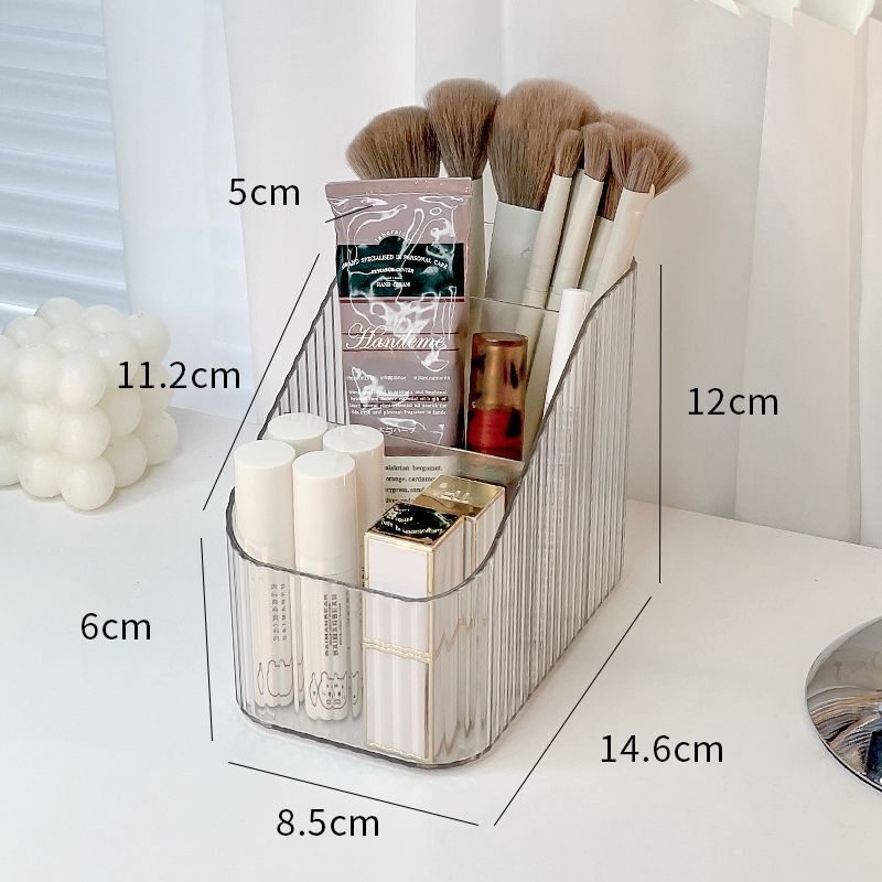 Hp trong sut ng m phm  makeup trang im  dng c nhn cao cp