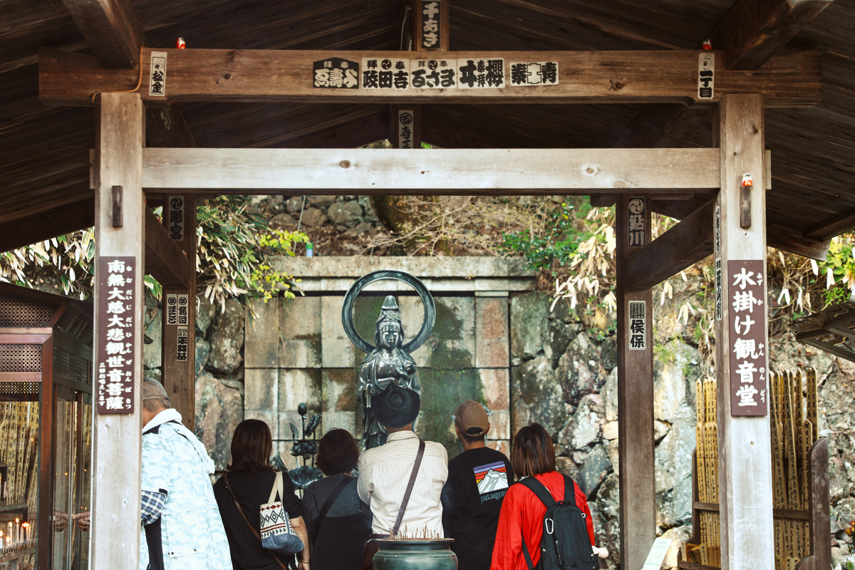 mua-thu-o-noi-co-hang-tram-bup-be-cau-may-daruma-11jpg-1701493463.jpg
